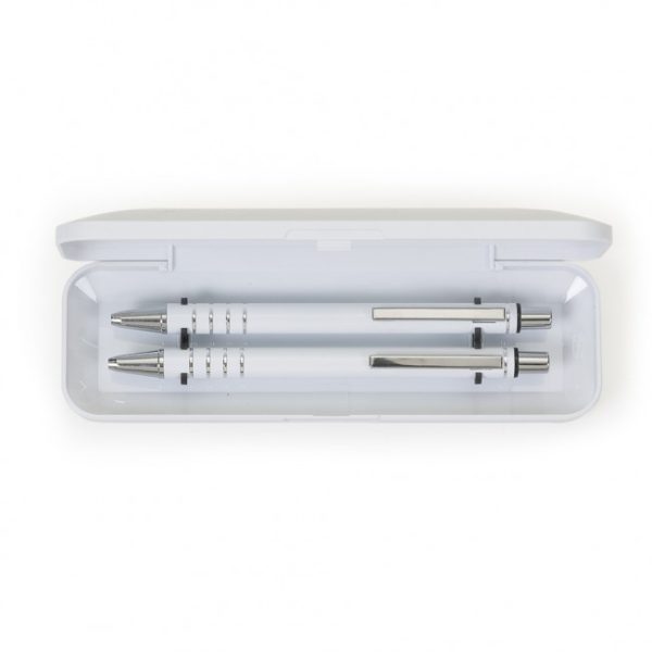 Medidas aproximadas para gravação (CxL): Estojo 2,8 cm x 4,3 cm – Caneta/Lapiseira 4 cm x 0,7 cm Tamanho total aproximado (CxL): Estojo 16,5 cm x 5cm – Caneta/Lapiseira 13,5 cm x 1,2 cm Peso aproximado (g): 62