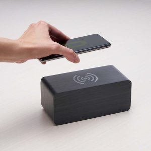 Altura : 7,4 cm Largura : 17 cm Medidas aproximadas para gravação (CxL): 15 cm x 2 cm Peso aproximado (g): 290