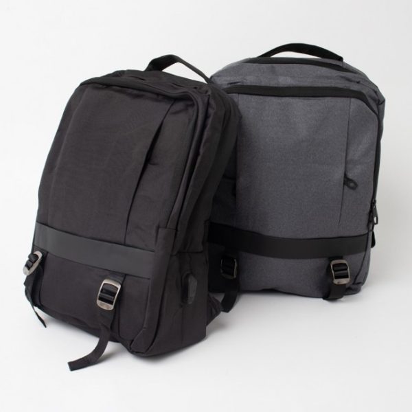 Altura : 41 cm Largura : 30 cm Profundidade : 17 cm Medidas aproximadas para gravação (CxL): 22,5 cm x 16 cm Peso aproximado (g): 700